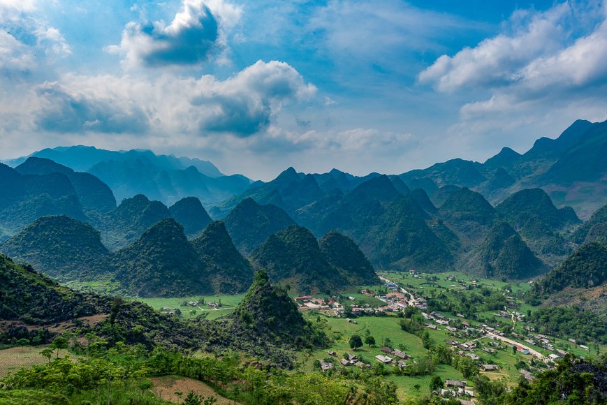 Rolling Through the Clouds: The Definitive Guide to Ha Giang Countryside Cycling